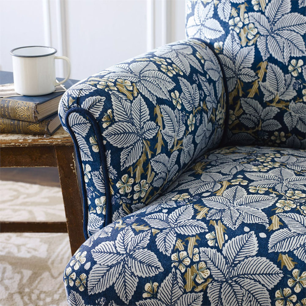 картинка Ткань Morris & Co коллекция The Craftsman Fabrics, арт. DMCR226443 от LIVING